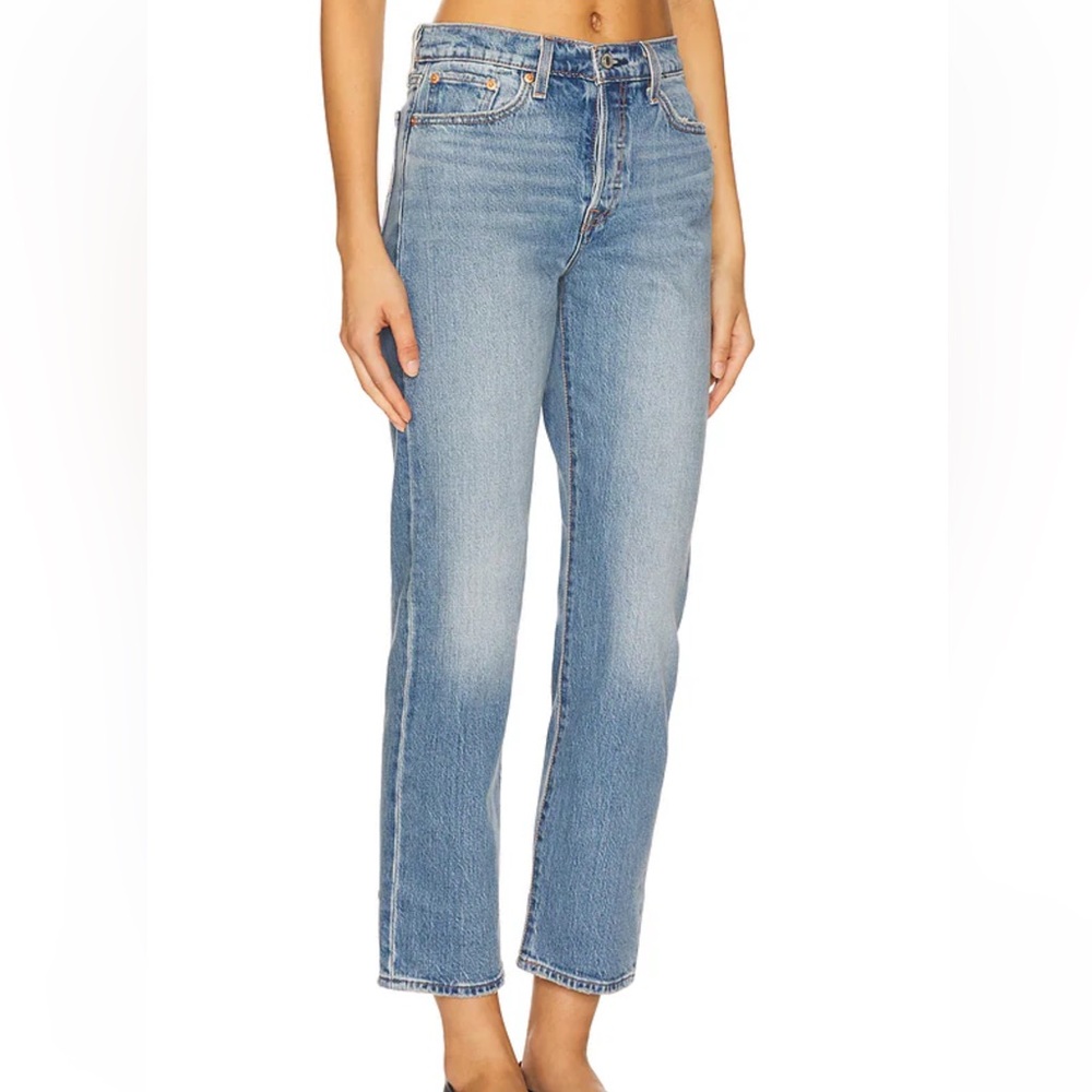 Levi’s Wedgie Blue Jean Straight Leg 28 waist